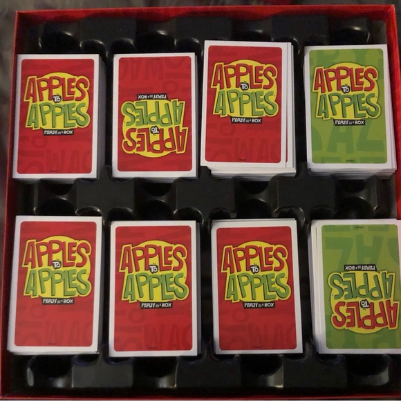 Mattel Apples to Apples Party in a Box Card Game - Picture 3 of 3
